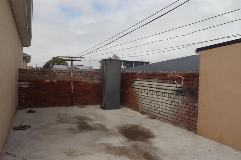 To Let 3 Bedroom Property for Rent in Gatesville Western Cape